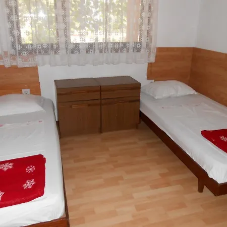 Apartman With A Parking Space Poljana, Ugljan - 8473 *