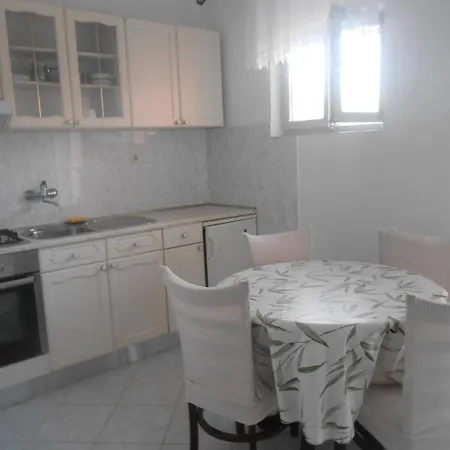 With A Parking Space Poljana, Ugljan - 8473 Apartman *