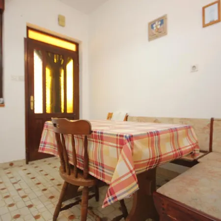 Apartman With A Parking Space Poljana, Ugljan - 8473